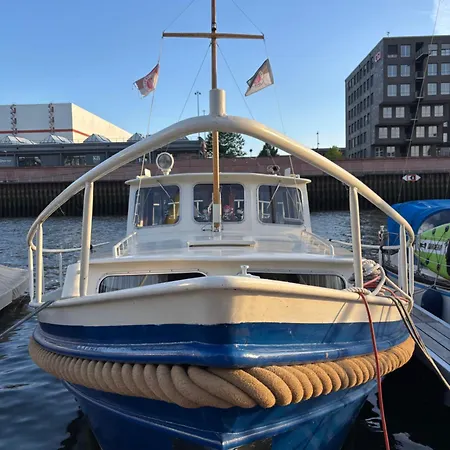 Hollaendisches Stahlboot Bateau-hôtel