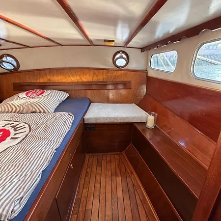 Hollaendisches Stahlboot 브레멘