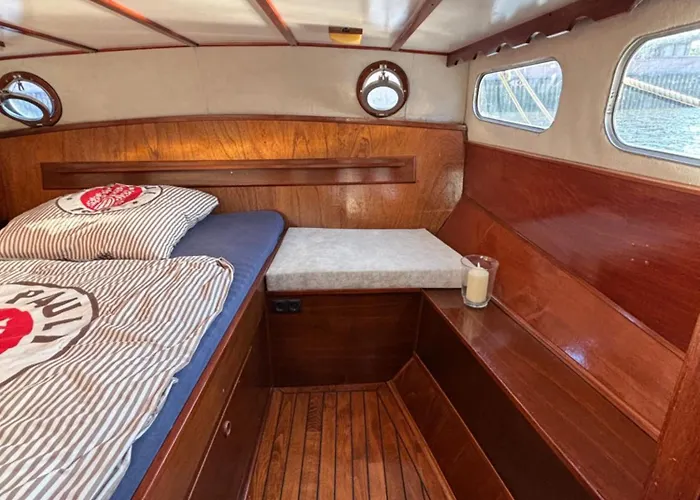 Hollaendisches Stahlboot Bremen