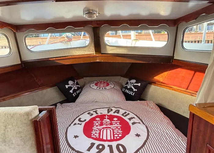 Hollaendisches Stahlboot Botel Bremen